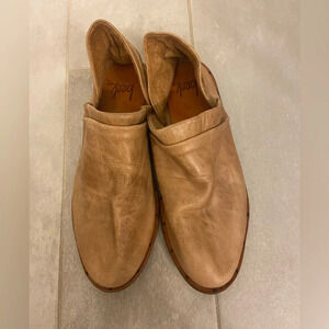 Beek Puffin Leather Booties Brown Size 6